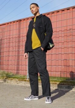 Vans Authentic Unisex - Trainers - Black/True White -Shoe Zone Store 02bddcb22f21465a82ff97e1508f7b34