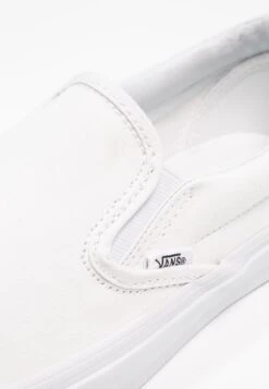 Vans Ua Classic Slip-On - Slip-Ons - True White 15 Vans Ua Classic Slip-On - Slip-Ons - True White -Shoe Zone Store 0deb136a2aec4e5e9e88ac22c534c75f