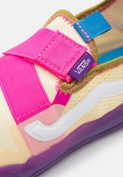 Vans Strker Ultimatewaffle Unisex - Trainers - Digital Dance/Transparent Yellow -Shoe Zone Store 0f94427d8187460780ea3ec677847f41