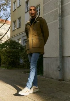 Vans Old Skool Unisex - Trainers - Desert Brown/Beige 10 Vans Old Skool Unisex - Trainers - Desert Brown/Beige -Shoe Zone Store 1159544ae57944b7a3529ee1e8a24522