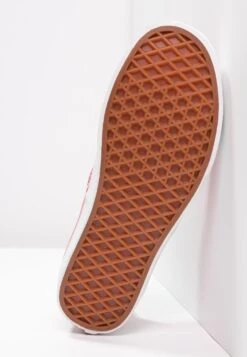 Vans Authentic - Trainers - Red -Shoe Zone Store 1297b5efbb824c178926ab0e488b6792