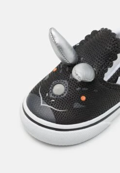 Vans Triceratops Slip-On Unisex - Trainers - Black/True White -Shoe Zone Store 17a577947c744cf38da0a4344c9441d6