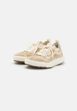 Vans Ultrarange Vr3 - Trainers - Sand/Off White -Shoe Zone Store 1874749db49a43ce8045bca045dc6b70