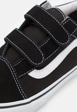 Vans Old Skool Unisex - Trainers - Black/True White -Shoe Zone Store 195884dafaed40778894de0b20eab0de