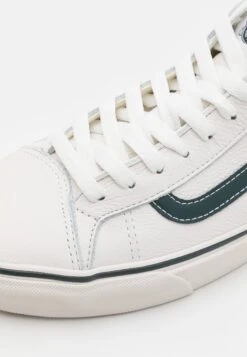 Vans Mid Skool 37 Unisex - High-Top Trainers - Blanc De Blanc/Darkest Spruce -Shoe Zone Store 1bef00fff71d436492174396f5d228b8