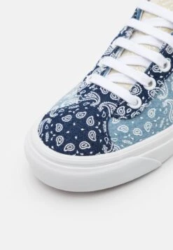 Vans Bold Ni Unisex - Trainers - Multi-Coloured/True White 15 Vans Bold Ni Unisex - Trainers - Multi-Coloured/True White -Shoe Zone Store 206af0ce33ee48e28b62b933630f54e7