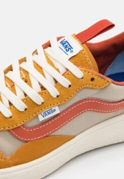 Vans Ultrarange Exo Se Unisex- Trainers - Pumpkin Spice/Antique White -Shoe Zone Store 24143fe44c8347df9fb32428b4d7016c