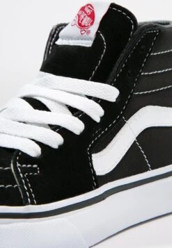 Vans Sk8-Hi Unisex - High-Top Trainers - Black/True White -Shoe Zone Store 27d9f101162348aabd122249c7f36613