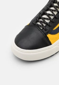 Vans Old Skool Mte-1 Unisex - Trainers - Varsity Black/Spectra Yellow -Shoe Zone Store 35059016bc49461ba29f532d920d56f2