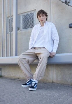 Vans Ua Old Skool Unisex - Trainers - Navy 12 Vans Ua Old Skool Unisex - Trainers - Navy -Shoe Zone Store 375e9f7142ff4395881f97bbaa5b4d3c