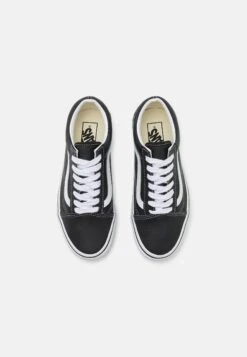 Vans Old Skool Stackform - Trainers - Black/True White -Shoe Zone Store 38c05339c7574ff2b35bc2211d0c6b85