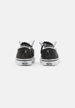 Vans Triceratops Slip-On Unisex - Trainers - Black/True White -Shoe Zone Store 38d8819e98c945789b37812f9c090b0b