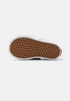 Vans Slip-On Unisex - Trainers - Dark Green/White -Shoe Zone Store 3d9c4787f023412dab985bc28c2cd10d