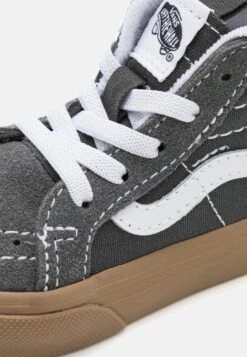 Vans Sk8-Hi Zip Unisex - High-Top Trainers - Grey/True White 11 Vans Sk8-Hi Zip Unisex - High-Top Trainers - Grey/True White -Shoe Zone Store 3d9e198ef90b4a7b80fd14adb681a58d