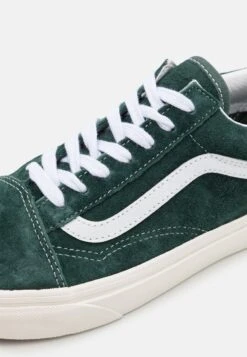 Vans Ua Old Skool - Trainers - Jungle Green/Snow White -Shoe Zone Store 4404792d4e284013a6052350bf0750b8