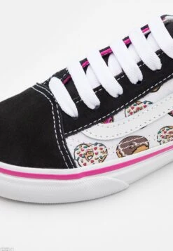 Vans Old Skool Unisex - Trainers - Black/Pink -Shoe Zone Store 4552b76ffe2243f7b35bd6a2c206b81c