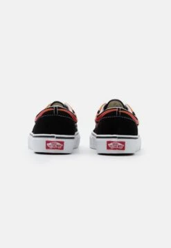 Vans Era Unisex - Trainers 8 Vans Era Unisex - Trainers -Shoe Zone Store 46d97ae1c51c4ce3a99df58d98cce073