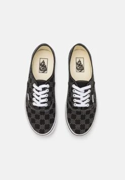 Vans Authentic - Trainers -Shoe Zone Store 4af7db01113d4089ae49745cd9bc08a7