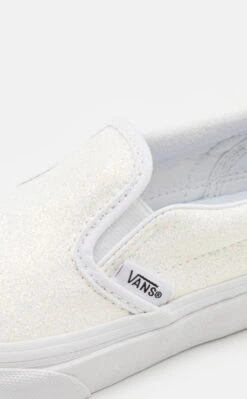 Vans Classic Slip-On Unisex - Trainers - White -Shoe Zone Store 4bc82ce4c10a45a7b5f3598239beee09