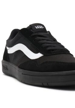 Vans CruzeUnisex - Trainers - Black -Shoe Zone Store 4c2cfeaf61e44d3b943ae4958630bf27