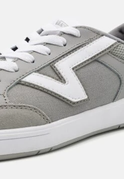 Vans Ua Lowland Cc - Trainers - Sport Drizzle -Shoe Zone Store 4e95425e625948ef9235f73267c2e6ad