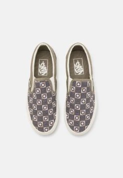 Vans Classic Slip On Unisex - Slip-Ons - Geo Trek Olive 11 Vans Classic Slip On Unisex - Slip-Ons - Geo Trek Olive -Shoe Zone Store 54bb50c262e440d9888d0fc03c415062