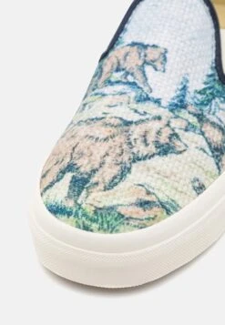 Vans Classic Unisex - Trainers - Forest -Shoe Zone Store 5623d8d0da0841aa8c91cc272e5f7bb5