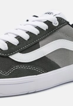Vans CruzeUnisex - Skate Shoes 11 Vans CruzeUnisex - Skate Shoes -Shoe Zone Store 61114a5721bf43a29bd9fe8d0882408d