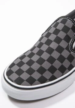 Vans Classic Slip-On - Slip-Ons -Shoe Zone Store 625d8f837f2e4bc1965b3cc752c94010