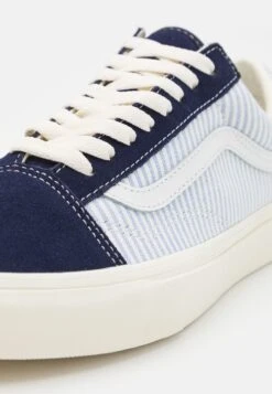 Vans Ua Old Skool Unisex - Trainers - Peacoat -Shoe Zone Store 68c3a1441e2342a59b293ffac2c2af58