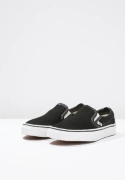 Vans Classic Slip-On - Trainers -Shoe Zone Store 6b7892a1b2f9424fbee5300b41f94f82