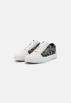 Vans Old Skool Unisex - Trainers - White/Black -Shoe Zone Store 6bc8b9d8bc884be3bc973abc4bac7130