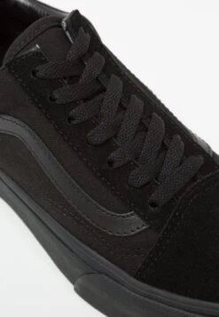 Vans Ua Old Skool Platform - Trainers - Black -Shoe Zone Store 6e429dbea7bf493d94564aba1378708c