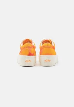 Vans Ua Old Skool Stackform - Trainers - Tonal Orange -Shoe Zone Store 72dccc31ed90498a9b460f4e77bc1729