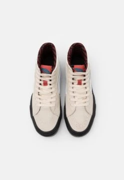 Vans Sk8 Gore-Tex Unisex - High-Top Trainers - Turtledove/Marshmallow -Shoe Zone Store 7918779d8f244257a49499fcfa9bc2ea