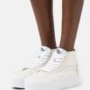 Vans Stackform - High-Top Trainers - Off-White