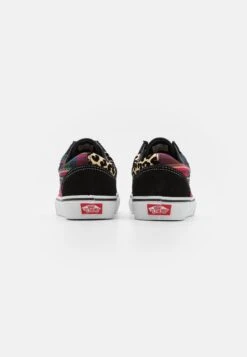 Vans Old Skool Unisex - Trainers - Tartan/Black -Shoe Zone Store 7e09b35647544265872620fb1f10a587