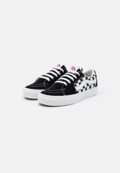 Vans Sk8-Low Unisex - Trainers -Shoe Zone Store 8196d0cd74e64286a683f2a006cd984b