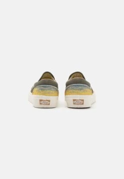 Vans Classic Unisex - Trainers - Cactus -Shoe Zone Store 83792fceb57b4e5ca31fb39ca193d84c