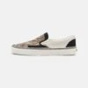 Vans Ua Classic Slip-On Unisex - Slip-Ons - Desert/Black