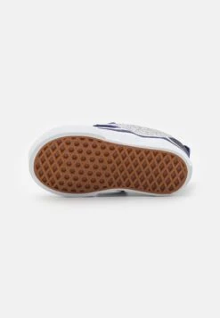 Vans Slip-On Unisex - Slip-Ons - Port Royale/True White -Shoe Zone Store 933c9171b1f84897a4d19be2354d21f3