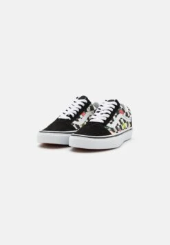 Vans Old Skool Unisex - Trainers - Black/White -Shoe Zone Store 949666fc542e422292f5b87bc5ce19c1
