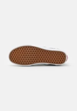 Vans Unisex - Slip-Ons -Shoe Zone Store 9a17db86b54f4b5eb2da2ba1188bce59