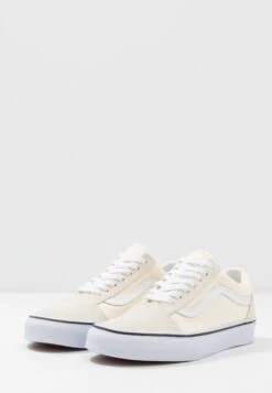 Vans Ua Old Skool - Trainers - Classic White/True White -Shoe Zone Store 9a9764ab975c4c41b392454e1491827e