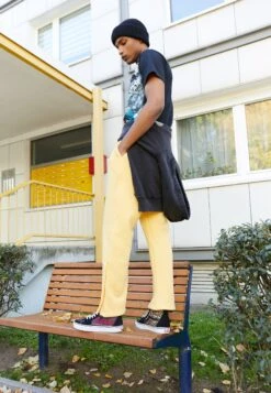 Vans Sk8 Hi Unisex - High-Top Trainers - Tartan/Black -Shoe Zone Store a5cd6e2605f9405f91003ca930842a57