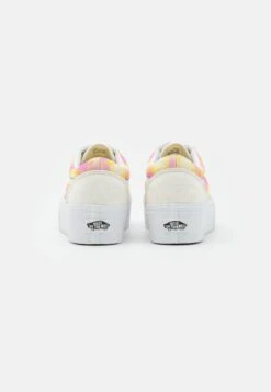 Vans Ua Old Skool Stackform - Trainers - Pastel Pink -Shoe Zone Store a947c1541ca44a238b2618b40de2536c