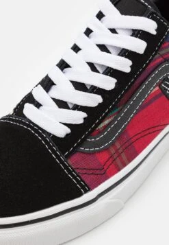 Vans Old Skool Unisex - Trainers - Tartan/Black -Shoe Zone Store aa3256334c014568a666129e9bbf9c34