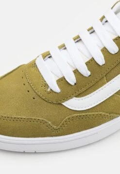 Vans CruzeUnisex - Trainers - Green Moss/Marshmallow -Shoe Zone Store b056c5d4c1884274a955fddbc8a7fce8