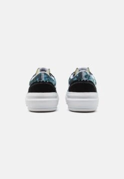 Vans Ua Old Skool Overt Cc - Trainers - Black/Multi-Coloured -Shoe Zone Store b0ca5b3457454e03ad7b5eafeb7404b3