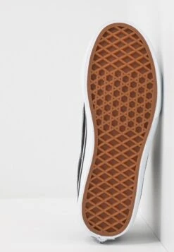 Vans Sk8 Mid Reissue Unisex - High-Top Trainers - Black/True White -Shoe Zone Store b35e5cc4069d46a999c0f55a97136c2b